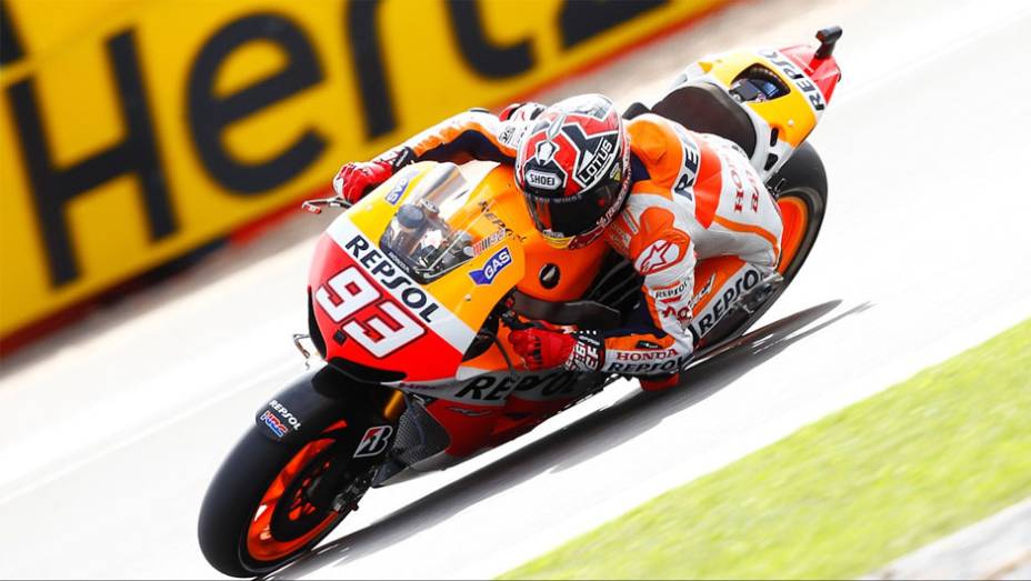 Marc Márquez garantiu a pole position em Silverstone, sua quinta na temporada | <a href="https://gutenberg.quatrorodas.abril.com.br/moto/noticias/motogp-marquez-garante-pole-silverstone-751994.shtml" rel="migration">Leia mais</a>