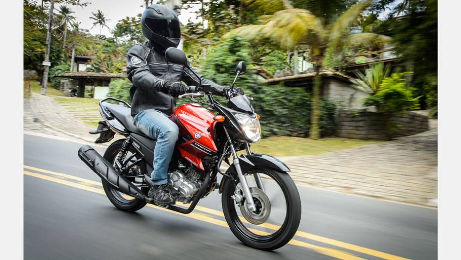 Moto estará disponível nas concessionárias a partir de outubro em duas versões: ED, por R$ 7.390,00... | <a href="https://gutenberg.quatrorodas.abril.com.br/moto/noticias/yamaha-lanca-ys150-fazer-r-7-390-00-752066.shtml" rel="migration">Leia mais</a>