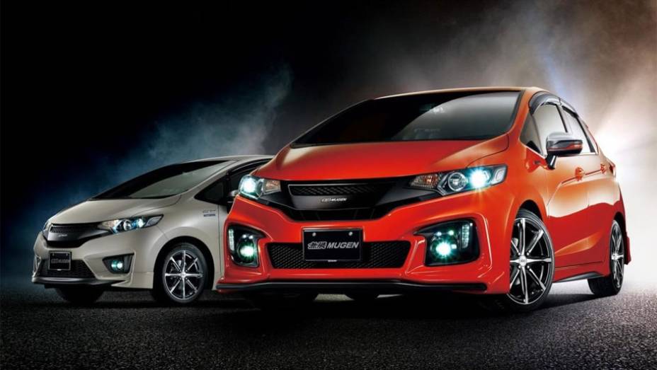 Outros destaques do pacote de customização da Mugen são as luzes de LED | <a href="https://gutenberg.quatrorodas.abril.com.br/noticias/fabricantes/mugen-oficializa-pacote-customizacao-honda-fit-2014-752853.shtml" rel="migration">Leia mais</a>