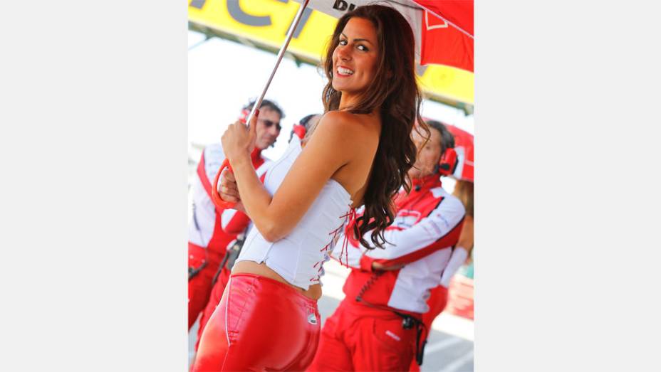 Veja as belas garotas da MotoGP, etapa da Inglaterra | <a href="https://gutenberg.quatrorodas.abril.com.br/moto/noticias/motogp-lorenzo-bate-marquez-silverstone-752002.shtml" rel="migration">Leia mais</a>