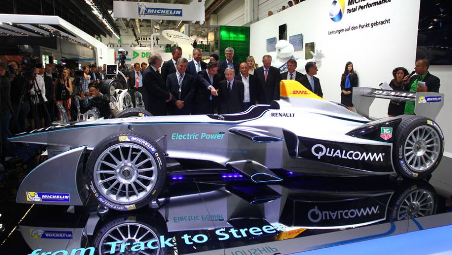 Spark-RenaultSRT_01E | <a href="https://gutenberg.quatrorodas.abril.com.br/grid//noticias/outras-categorias/renault-mostra-carro-formula-753371.shtml" rel="migration">Leia mais</a>