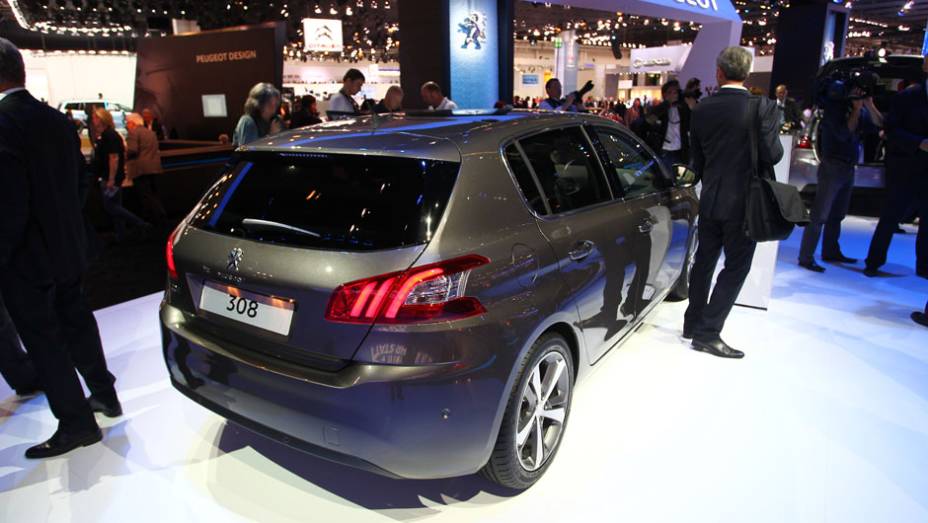 Peugeot 308 | <a href="https://gutenberg.quatrorodas.abril.com.br/saloes/frankfurt/2013/peugeot-308-751768.shtml" rel="migration">Leia mais</a>