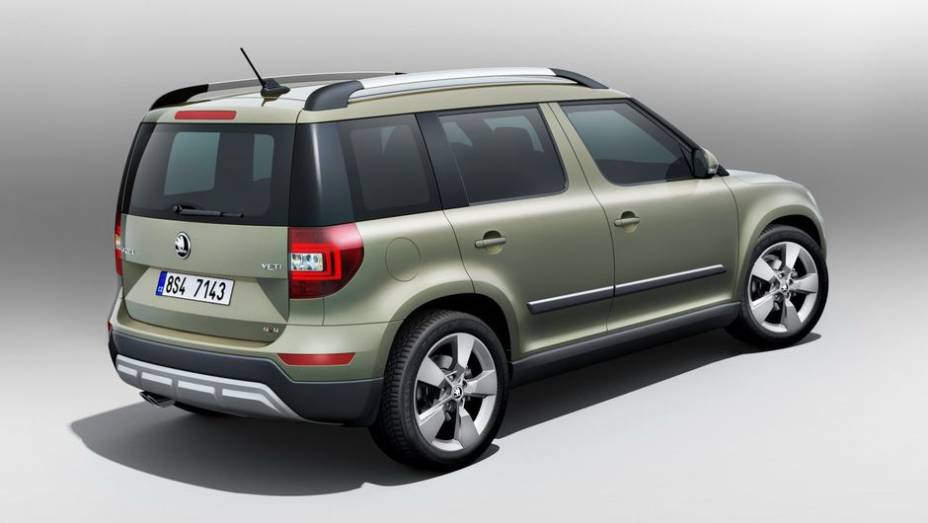 ...e Outdoor, com visual mais rústico, tendo todas essas partes em plástico preto | <a href="https://gutenberg.quatrorodas.abril.com.br/saloes/frankfurt/2013/skoda-yeti-753464.shtml" rel="migration">Leia mais</a>