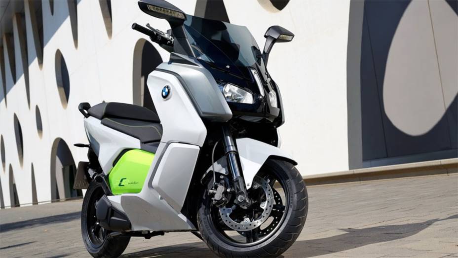 BMW mostra scooter C Evolution em Frankfurt | <a href="https://gutenberg.quatrorodas.abril.com.br/moto/noticias/bmw-mostra-scooter-c-evolution-frankfurt-753657.shtml" rel="migration">Leia mais</a>