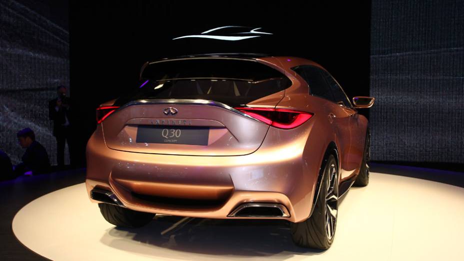 Infiniti Q30 concept | <a href="https://gutenberg.quatrorodas.abril.com.br/saloes/frankfurt/2013/infiniti-q30-concept-753091.shtml" rel="migration">Leia mais</a>