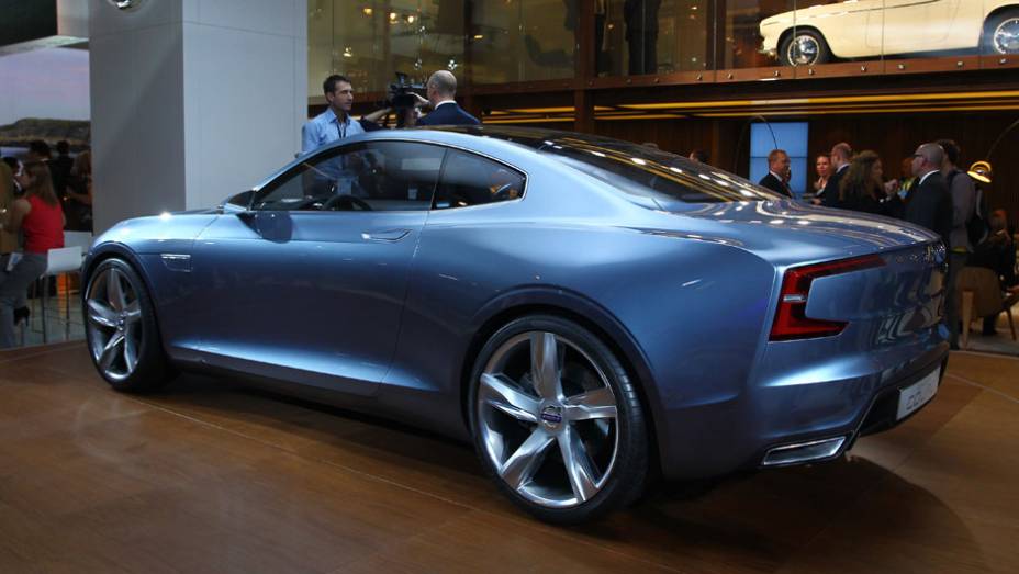 Volvo Concept Coupe | <a href="https://gutenberg.quatrorodas.abril.com.br/saloes/frankfurt/2013/volvo-concept-coupe-751772.shtml" rel="migration">Leia mais</a>