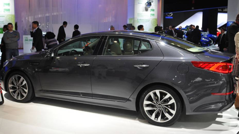 Kia Optima | <a href="https://gutenberg.quatrorodas.abril.com.br/saloes/frankfurt/2013/kia-optima-europeu-753577.shtml" rel="migration">Leia mais</a>