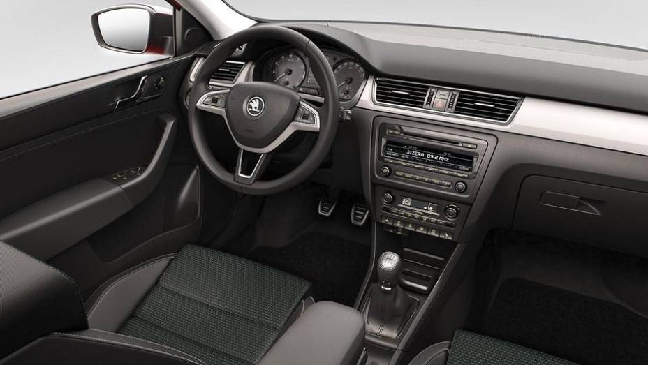 Em termos de seguran&ccedil;a, o novo Skoda Rapid Spaceback vem com airbags frontais, laterais e de cabe&ccedil;a, freios ABS, cintos de seguran&ccedil;a de tr&ecirc;s pontos e apoios de cabe&ccedil;a regul&aacute;veis em altura | <a href="https://gutenberg.quatrorodas.abril.com.br/saloes/frankfurt/2013/sk" rel="migration"></a>