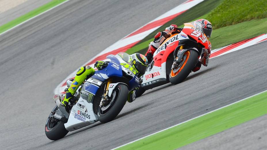 Valentino Rossi cruzou a linha de chegada na quarta posição | <a href="https://gutenberg.quatrorodas.abril.com.br/moto/noticias/motogp-lorenzo-triunfa-misano-754124.shtml" rel="migration">Leia mais</a>