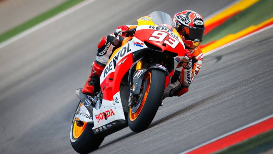 Mais uma vez, Marc Márquez (Repsol Honda Team) lidera os treinos livres de sexta-feira | <a href="https://gutenberg.quatrorodas.abril.com.br/moto/noticias/motogp-marquez-lidera-sexta-feira-aragon-755443.shtml" rel="migration">Leia mais</a>