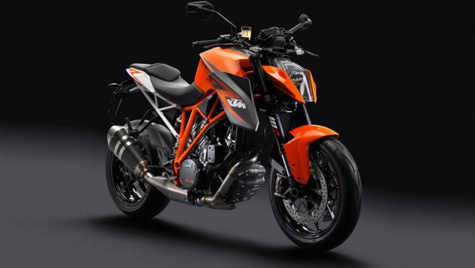 A KTM 1290 Super Duke R 2014 tem um torque máximo absurdo de 14,68 mkgf | <a href="https://gutenberg.quatrorodas.abril.com.br/moto/noticias/ktm-revela-1290-super-duke-r-2014-755875.shtml" rel="migration">Leia mais</a>