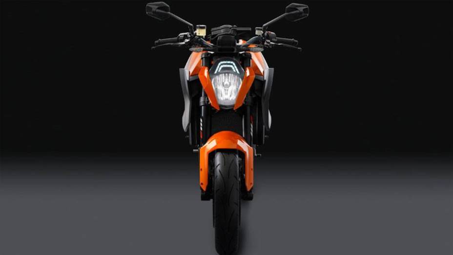 A motocicleta também possui acelerador eletrônico Keihin (ride-by-wire) e controle de tração | <a href="https://gutenberg.quatrorodas.abril.com.br/moto/noticias/ktm-revela-1290-super-duke-r-2014-755875.shtml" rel="migration">Leia mais</a>