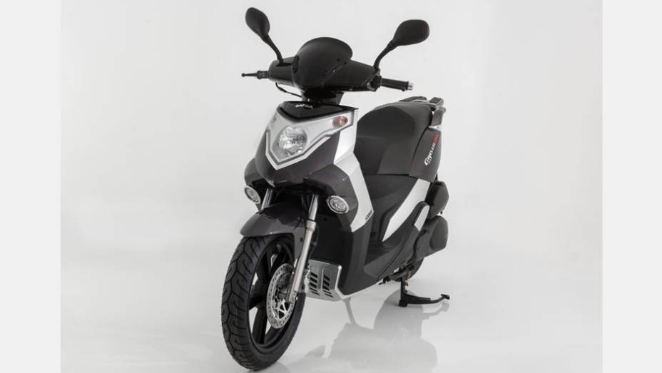 Com rodas aro 16", as maiores da categoria, o modelo possui freios a disco com FH-CBS (Full Hidraulic Combined Brake System) | <a href="https://gutenberg.quatrorodas.abril.com.br/moto/noticias/dafra-apresenta-novos-modelos-salao-duas-rodas-756438.shtml" rel="migration">Leia mais</a>