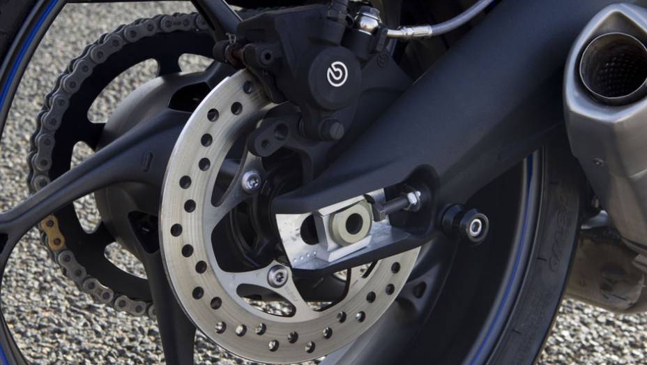 Freios ABS como itens de série | <a href="https://gutenberg.quatrorodas.abril.com.br/moto/noticias/triumph-daytona-675-chega-r-41-900-781670.shtml" rel="migration">Leia mais</a>