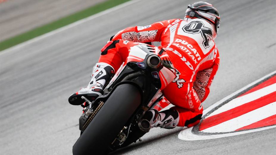 Andrea Dovizioso terminou o GP da Malásia em oitavo | <a href="https://gutenberg.quatrorodas.abril.com.br/moto/noticias/motogp-dani-pedrosa-vence-sepang-756916.shtml" rel="migration">Leia mais</a>