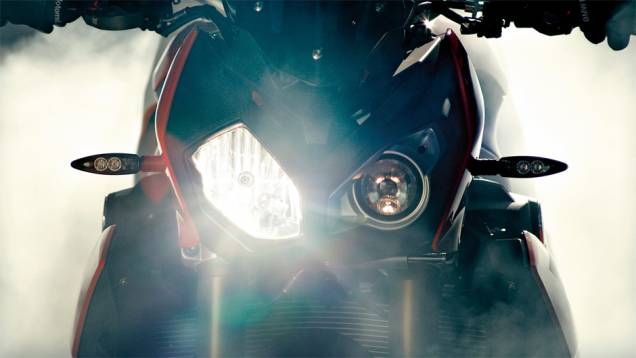 Informações sobre preço e data de chegada não foram divulgadas | <a href="https://gutenberg.quatrorodas.abril.com.br/moto/noticias/bmw-lanca-naked-s-1000-r-2014-759362.shtml" rel="migration">Leia mais</a> Informações sobre preço e data de chegada não foram divulgadas | <a href="https://gutenberg.quatrorodas.abril.com.br/moto/noticias/bmw-lanca-naked-s-1000-r-2014-759362.shtml" rel="migration">Leia mais</a>