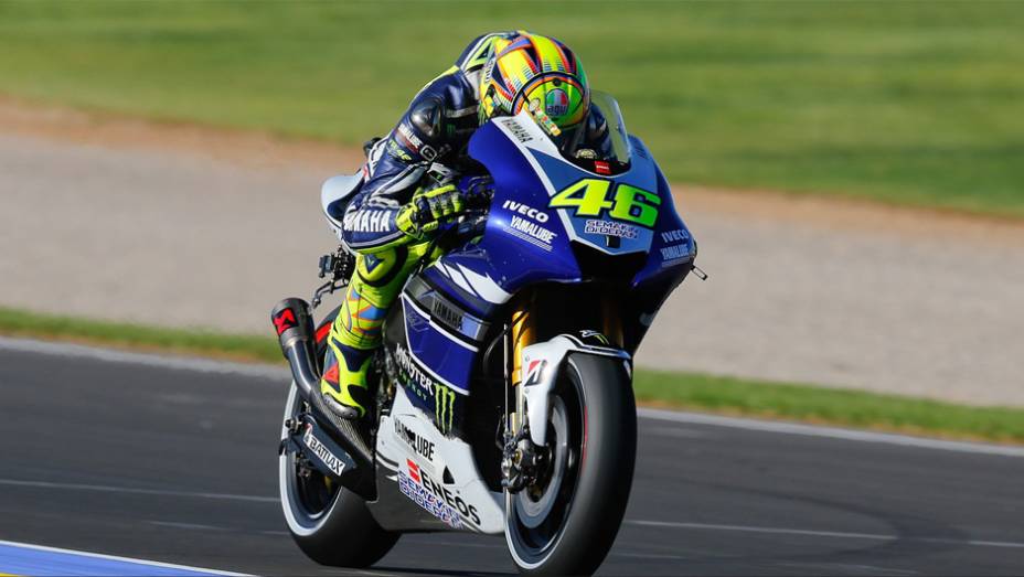 Valentino Rossi foi o quinto melhor nesta sexta-feira (8) | <a href="https://gutenberg.quatrorodas.abril.com.br/moto/noticias/motogp-marquez-mais-rapido-valencia-nesta-sexta-759752.shtml" rel="migration">Leia mais</a>