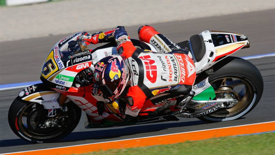 Bradl ficou com o sexto tempo | <a href="https://gutenberg.quatrorodas.abril.com.br/moto/noticias/motogp-marquez-mais-rapido-valencia-nesta-sexta-759752.shtml" rel="migration">Leia mais</a>