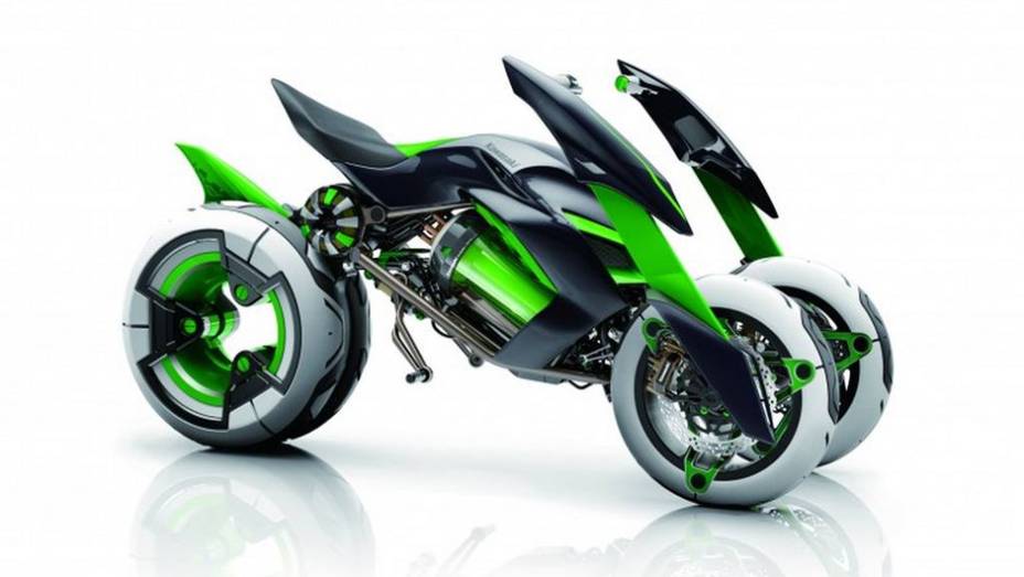 Seu garfo dianteiro que é capaz de se inclinar e ficar em uma posição mais alta, Comfort Mode... | <a href="https://gutenberg.quatrorodas.abril.com.br/moto/noticias/kawasaki-mostra-j-concept-toquio-761438.shtml" rel="migration">Leia mais</a>