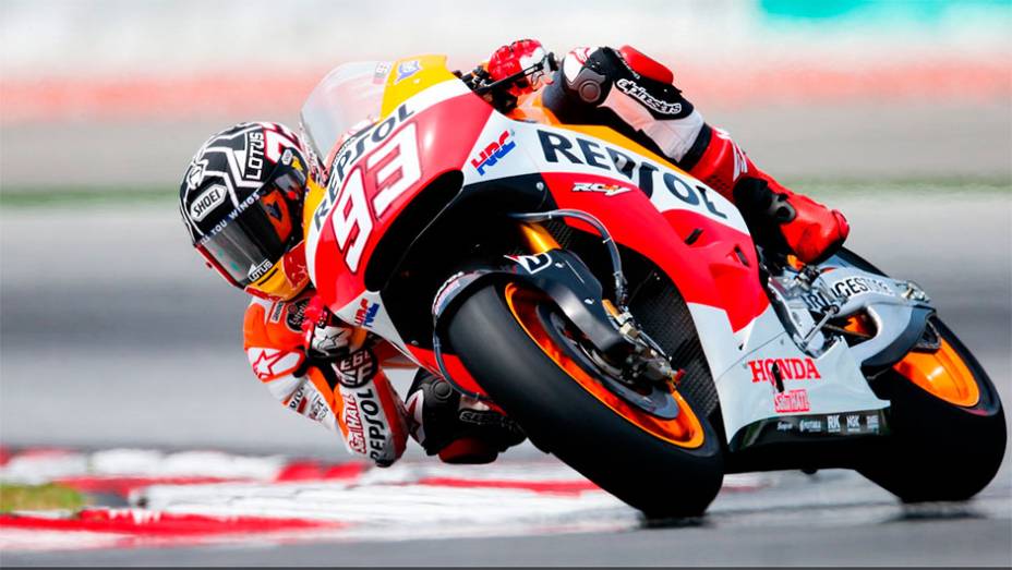 As férias não tiraram o ritmo de Marc Márquez, que liderou o primeiro dia em Sepang | <a href="https://gutenberg.quatrorodas.abril.com.br/moto/noticias/motogp-marquez-lidera-primeiro-dia-testes-sepang-772341.shtml" rel="migration">Leia mais</a>