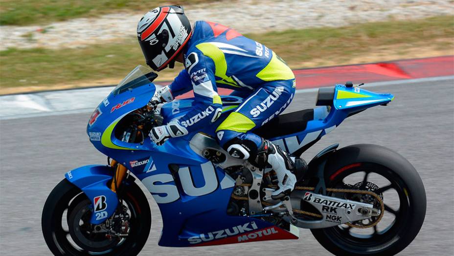 Randy de Puniet testou a Suzuki, que pode voltar à categoria em 2015 | <a href="https://gutenberg.quatrorodas.abril.com.br/moto/noticias/motogp-marquez-lidera-primeiro-dia-testes-sepang-772341.shtml" rel="migration">Leia mais</a>