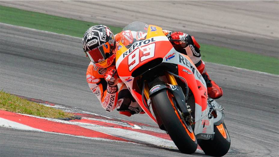 Marc Márquez foi o mais rápido no segundo dia de testes em Sepang com o tempo de 1:59.926 | <a href="https://gutenberg.quatrorodas.abril.com.br/moto/noticias/motogp-marquez-domina-sepang-dia-772483.shtml" rel="migration">Leia mais</a>