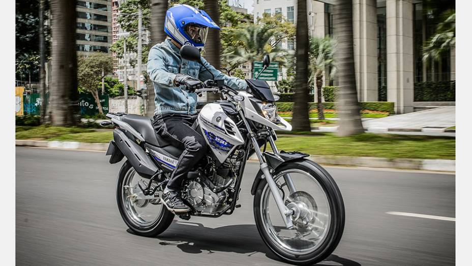 Na versão ED, com freio a disco na roda dianteira e ajuste de guidão, motocicleta custará R$ 9.350,00 | <a href="https://gutenberg.quatrorodas.abril.com.br/moto/noticias/yamaha-lanca-crosser-150-r-9-050-00-773044.shtml" rel="migration">Leia mais</a>