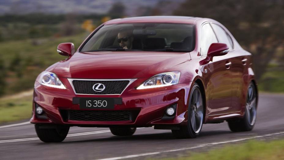 Lexus - 68 PP100 (problemas por 100 carros) | <a href="https://gutenberg.quatrorodas.abril.com.br/noticias/fabricantes/estudo-mostra-problemas-carros-novos-aumentou-773266.shtml" rel="migration">Leia mais</a>