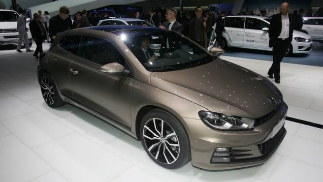 Volkswagen Scirocco | <a href="https://gutenberg.quatrorodas.abril.com.br/noticias/saloes/genebra-2014/volkswagen-mostra-facelift-scirocco-773695.shtml" rel="migration">Leia mais</a>| <a href="https://gutenberg.quatrorodas.abril.com.br/galerias/saloes/genebra/2014/direto-genebra-parte-1-775644" rel="migration"></a> Volkswagen Scirocco | <a href="https://gutenberg.quatrorodas.abril.com.br/noticias/saloes/genebra-2014/volkswagen-mostra-facelift-scirocco-773695.shtml" rel="migration">Leia mais</a>| <a href="https://gutenberg.quatrorodas.abril.com.br/galerias/saloes/genebra/2014/direto-genebra-parte-1-775644" rel="migration"></a>