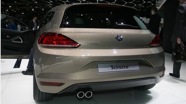 Volkswagen Scirocco | <a href="https://gutenberg.quatrorodas.abril.com.br/noticias/saloes/genebra-2014/volkswagen-mostra-facelift-scirocco-773695.shtml" rel="migration">Leia mais</a>| <a href="https://gutenberg.quatrorodas.abril.com.br/galerias/saloes/genebra/2014/direto-genebra-parte-1-775644" rel="migration"></a> Volkswagen Scirocco | <a href="https://gutenberg.quatrorodas.abril.com.br/noticias/saloes/genebra-2014/volkswagen-mostra-facelift-scirocco-773695.shtml" rel="migration">Leia mais</a>| <a href="https://gutenberg.quatrorodas.abril.com.br/galerias/saloes/genebra/2014/direto-genebra-parte-1-775644" rel="migration"></a>