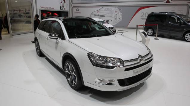 Citroën C5 Cross Tourer | <a href="https://gutenberg.quatrorodas.abril.com.br/noticias/saloes/genebra-2014/citroen-apresenta-c5-crosstourer-773771.shtml" rel="migration">Leia mais</a>| <a href="https://gutenberg.quatrorodas.abril.com.br/galerias/saloes/genebra/2014/direto-genebra-parte-1-77564" rel="migration"></a> Citroën C5 Cross Tourer | <a href="https://gutenberg.quatrorodas.abril.com.br/noticias/saloes/genebra-2014/citroen-apresenta-c5-crosstourer-773771.shtml" rel="migration">Leia mais</a>| <a href="https://gutenberg.quatrorodas.abril.com.br/galerias/saloes/genebra/2014/direto-genebra-parte-1-77564" rel="migration"></a>