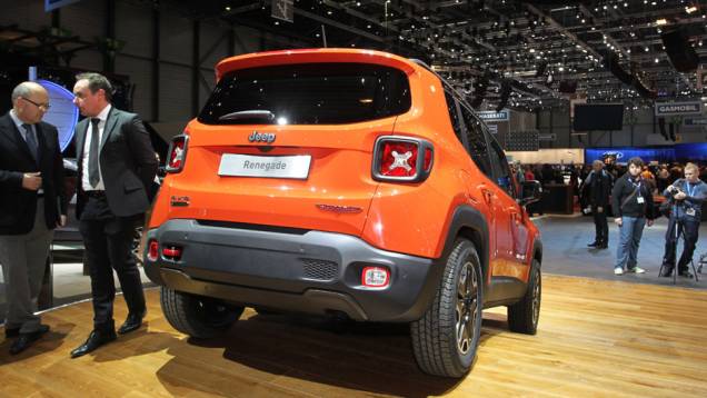 Jeep Renegade | <a href="https://gutenberg.quatrorodas.abril.com.br/noticias/saloes/genebra-2014/jeep-divulga-informacoes-oficiais-renegade-775280.shtml" rel="migration">Leia mais</a>| <a href="https://gutenberg.quatrorodas.abril.com.br/galerias/saloes/genebra/2014/direto-genebra-parte-1-77564" rel="migration"></a> Jeep Renegade | <a href="https://gutenberg.quatrorodas.abril.com.br/noticias/saloes/genebra-2014/jeep-divulga-informacoes-oficiais-renegade-775280.shtml" rel="migration">Leia mais</a>| <a href="https://gutenberg.quatrorodas.abril.com.br/galerias/saloes/genebra/2014/direto-genebra-parte-1-77564" rel="migration"></a>