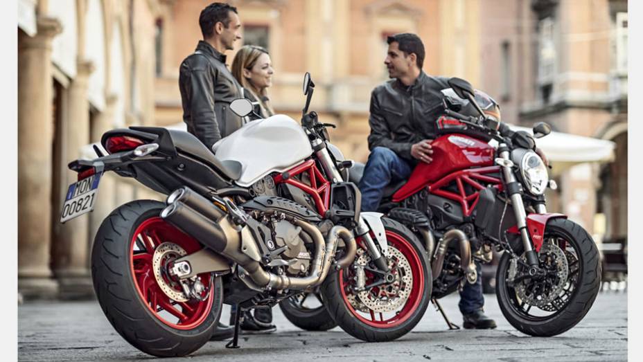 Modelo chega à Europa em julho, ainda sem preço divulgado | <a href="https://gutenberg.quatrorodas.abril.com.br/moto/noticias/ducati-revela-monster-821-2014-784507.shtml" rel="migration">Leia mais</a>