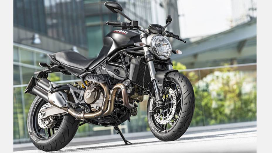 A Monster 821 2014 vem muito completa no quesito eletrônica | <a href="https://gutenberg.quatrorodas.abril.com.br/moto/noticias/ducati-revela-monster-821-2014-784507.shtml" rel="migration">Leia mais</a>