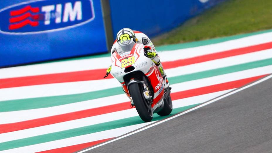 O também italiano Andrea Iannone ficou com o terceiro tempo | <a href="https://gutenberg.quatrorodas.abril.com.br/moto/noticias/motogp-marquez-lidera-treinos-mugello-784616.shtml" rel="migration">Leia mais</a>