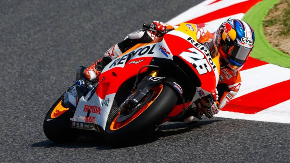 Dani Pedrosa acabou com a sequencia de Márquez e fez a pole em Barcelona | <a href="https://gutenberg.quatrorodas.abril.com.br/moto/noticias/motogp-pedrosa-largara-frente-barcelona-786152.shtml" rel="migration">Leia mais</a>