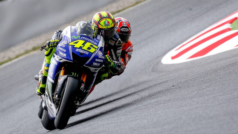 Com final emocionante, Valentino Rossi foi o segundo | <a href="https://gutenberg.quatrorodas.abril.com.br/moto/noticias/motogp-marquez-vence-corrida-emocionante-barcelona-786084.shtml" rel="migration">Leia mais</a>