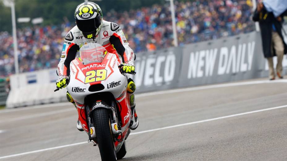 Andrea Iannone levou a Ducati para a ponta da segunda fila, com o quarto lugar | <a href="https://gutenberg.quatrorodas.abril.com.br/moto/noticias/motogp-aleix-espargaro-garante-pole-holanda-787487.shtml" rel="migration">Leia mais</a>