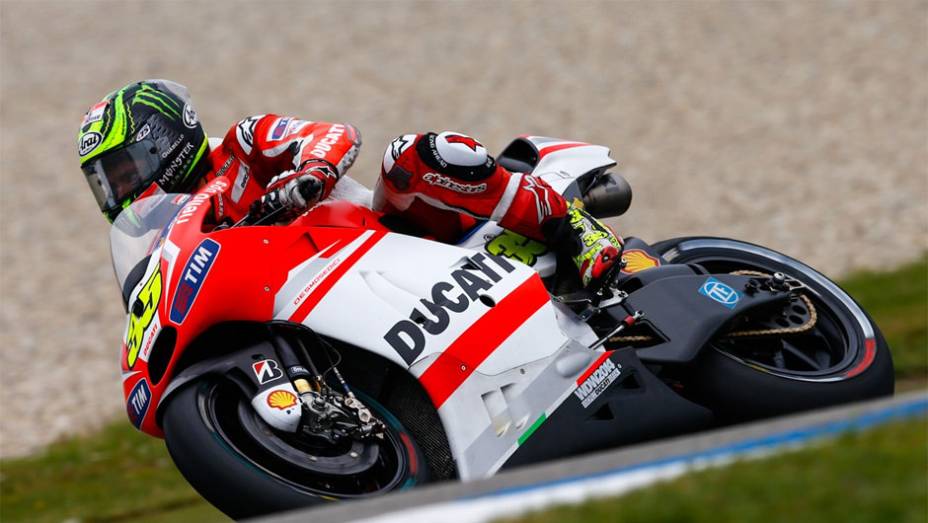 O inglês Cal Crutchlow levou a Ducati de fábrica à quinta posição | <a href="https://gutenberg.quatrorodas.abril.com.br/moto/noticias/motogp-aleix-espargaro-garante-pole-holanda-787487.shtml" rel="migration">Leia mais</a>