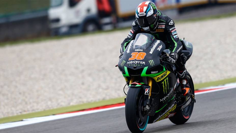 Bradley Smith largará em sexto | <a href="https://gutenberg.quatrorodas.abril.com.br/moto/noticias/motogp-aleix-espargaro-garante-pole-holanda-787487.shtml" rel="migration">Leia mais</a>