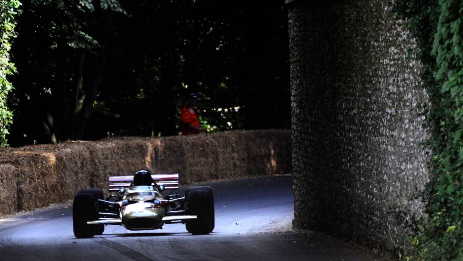 Outro das antigas: o Lotus 48B, dirigido durante o evento por Greg Thornton | <a href="https://gutenberg.quatrorodas.abril.com.br/galerias/especiais/festival-goodwood-2014-parte-1-787499.shtml" rel="migration">Parte 1</a>