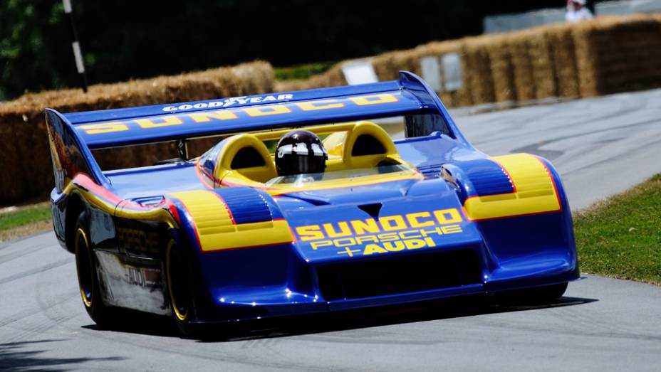 Quanto aos protótipos, que tal este belo Porsche 917/30? | <a href="https://gutenberg.quatrorodas.abril.com.br/galerias/especiais/festival-goodwood-2014-parte-1-787499.shtml" rel="migration">Parte 1</a>