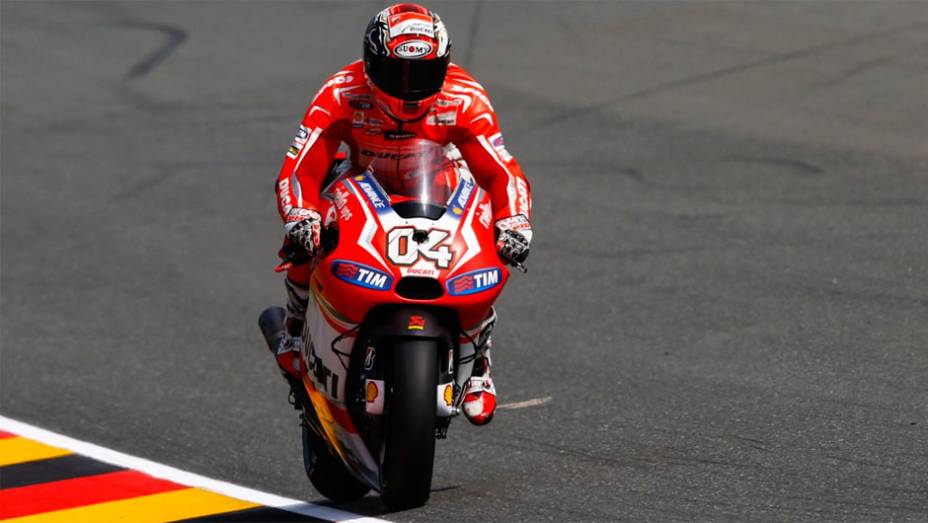 Andrea Dovizioso | <a href="https://gutenberg.quatrorodas.abril.com.br/moto/noticias/motogp-espargaro-mais-rapido-alemanha-790638.shtml" rel="migration">Leia mais</a>