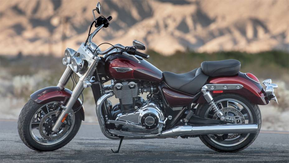 Modelo importado chega por R$ 53.900,00 | <a href="https://gutenberg.quatrorodas.abril.com.br/moto/noticias/triumph-lanca-thunderbird-commander-brasil-791427.shtml" rel="migration">Leia mais</a>