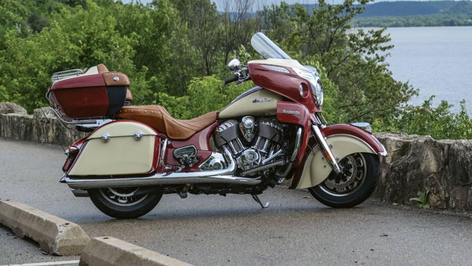 Indian apresenta Roadmaster 2015 nos EUA | <a href="https://gutenberg.quatrorodas.abril.com.br/moto/noticias/indian-apresenta-roadmaster-2015-eua-793017.shtml" rel="migration">Leia mais</a>