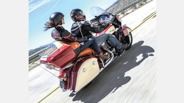 O modelo pesa 421 quilos (em ordem de marcha), com ABS de série | <a href="https://gutenberg.quatrorodas.abril.com.br/moto/noticias/indian-apresenta-roadmaster-2015-eua-793017.shtml" rel="migration">Leia mais</a> O modelo pesa 421 quilos (em ordem de marcha), com ABS de série | <a href="https://gutenberg.quatrorodas.abril.com.br/moto/noticias/indian-apresenta-roadmaster-2015-eua-793017.shtml" rel="migration">Leia mais</a>