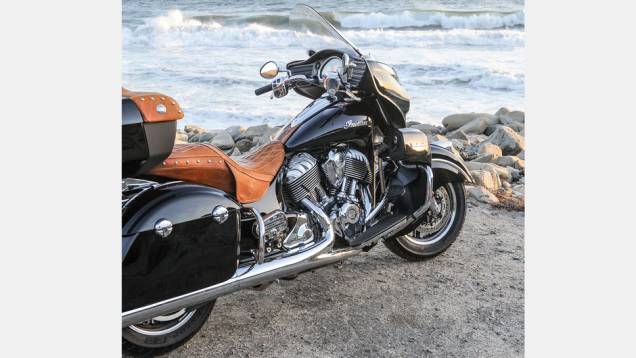 Motor V-Twin de 1.811 cc entrega 14,16 mkgf de torque a 2.600 rpm e 73 cavalos de potência | <a href="https://gutenberg.quatrorodas.abril.com.br/moto/noticias/indian-apresenta-roadmaster-2015-eua-793017.shtml" rel="migration">Leia mais</a> Motor V-Twin de 1.811 cc entrega 14,16 mkgf de torque a 2.600 rpm e 73 cavalos de potência | <a href="https://gutenberg.quatrorodas.abril.com.br/moto/noticias/indian-apresenta-roadmaster-2015-eua-793017.shtml" rel="migration">Leia mais</a>