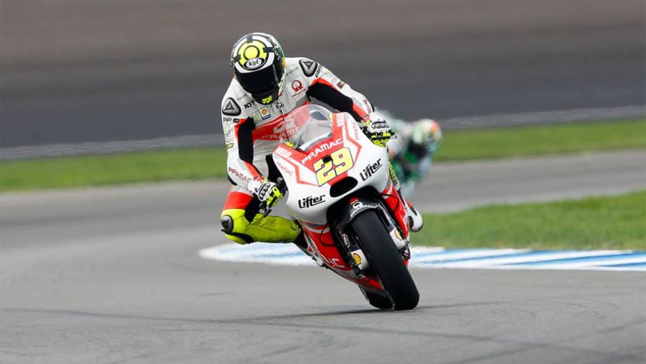 Andrea Iannone larga em sétimo no domingo | <a href="https://gutenberg.quatrorodas.abril.com.br/moto/noticias/motogp-marquez-conquista-pole-indianapolis-795041.shtml" rel="migration">Leia mais</a>