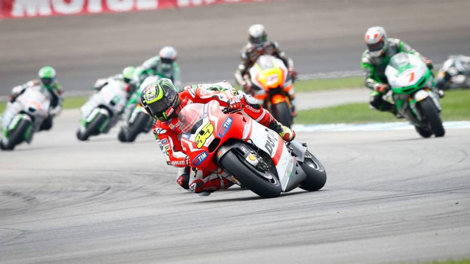 Cal Crutchlow conquistou o oitavo lugar | <a href="https://gutenberg.quatrorodas.abril.com.br/moto/noticias/motogp-marquez-vence-prova-indianapolis-795057.shtml" rel="migration">Leia mais</a>