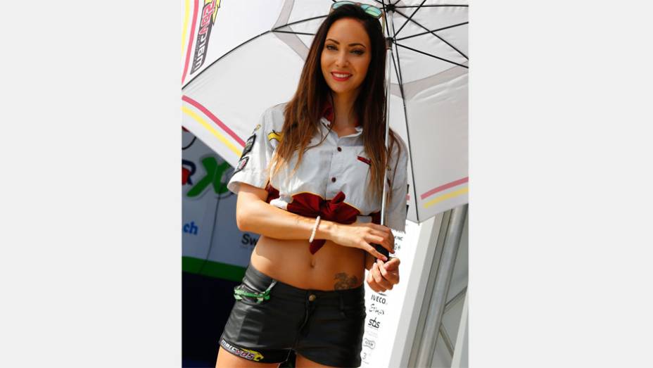 Veja as belas Garotas da MotoGP de Brno e saiba como foi a corrida | <a href="https://gutenberg.quatrorodas.abril.com.br/moto/noticias/pedrosa-quebra-invencibilidade-marquez-797037.shtml" rel="migration">Leia mais</a>